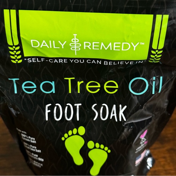 Daily Remedy Tea Tree Oil Foot Soak 16oz. - Picture 4 of 4